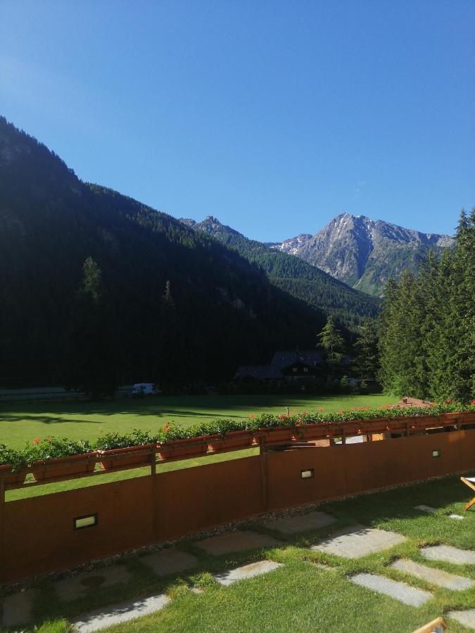 Aethos Monterosa Hotel Champoluc Exterior photo